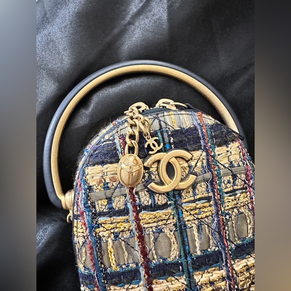 Chanel 2019 Egyptian tweed handle bag - Picture 10 of 16
